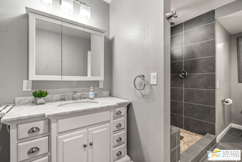 Palm Canyon Mobile Club - Manufactured In Park