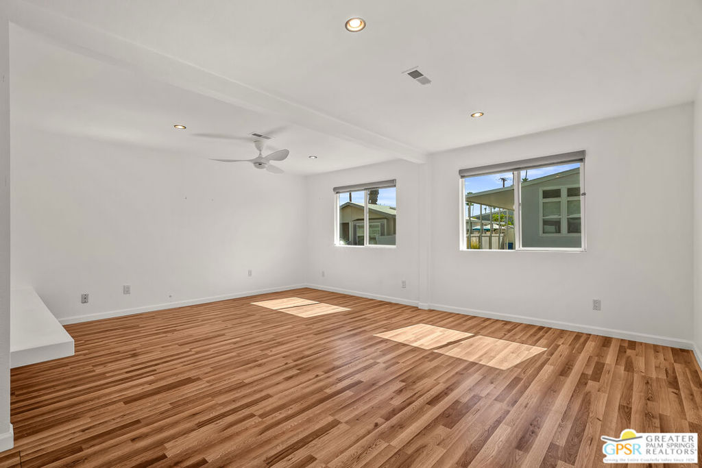 Palm Canyon Mobile Club - Manufactured In Park