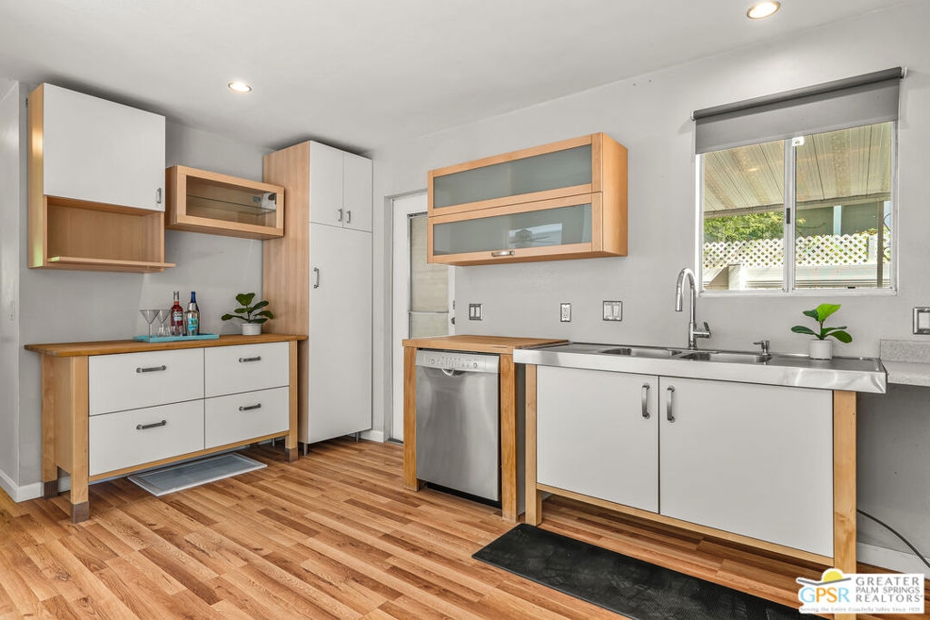 Palm Canyon Mobile Club - Manufactured In Park