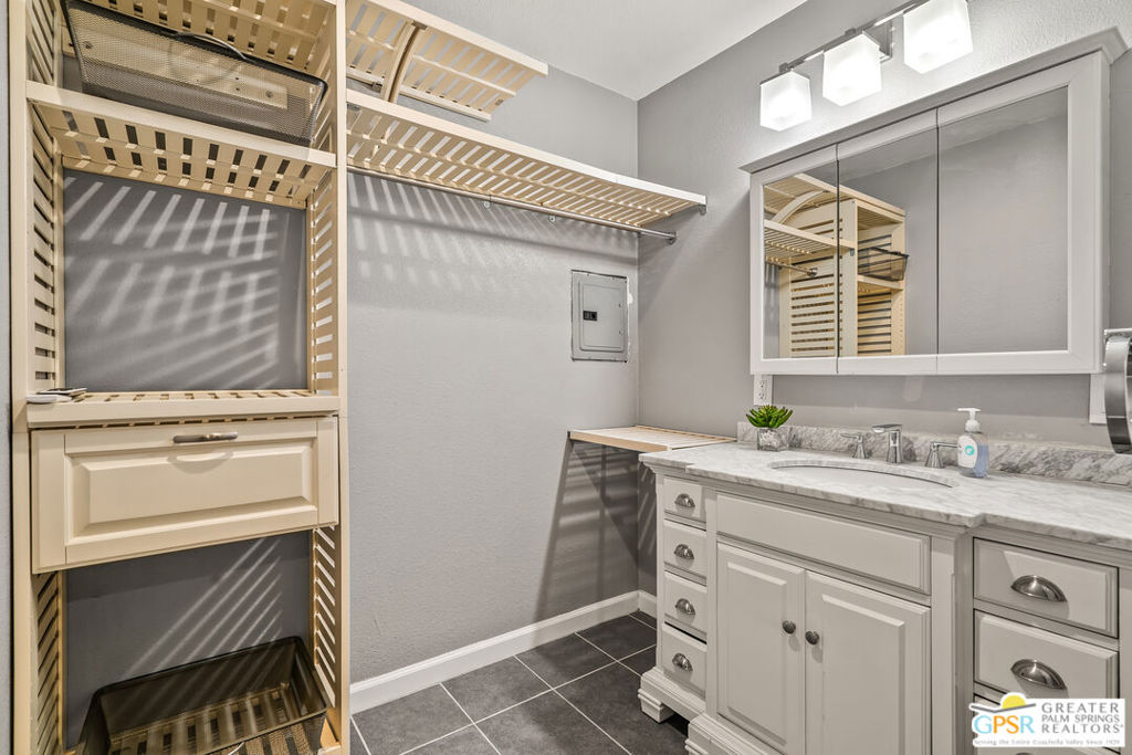 Palm Canyon Mobile Club - Manufactured In Park