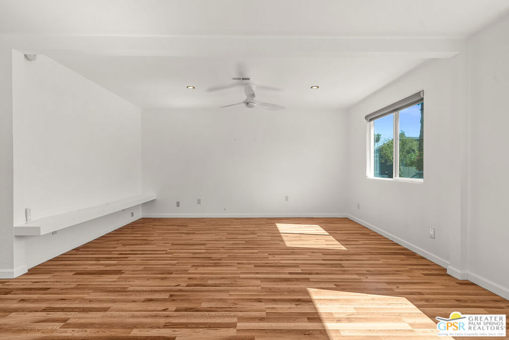 Palm Canyon Mobile Club - Manufactured In Park