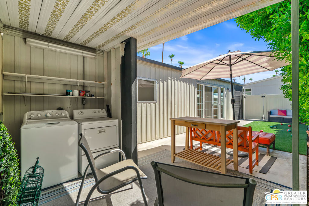 Palm Canyon Mobile Club - Manufactured In Park