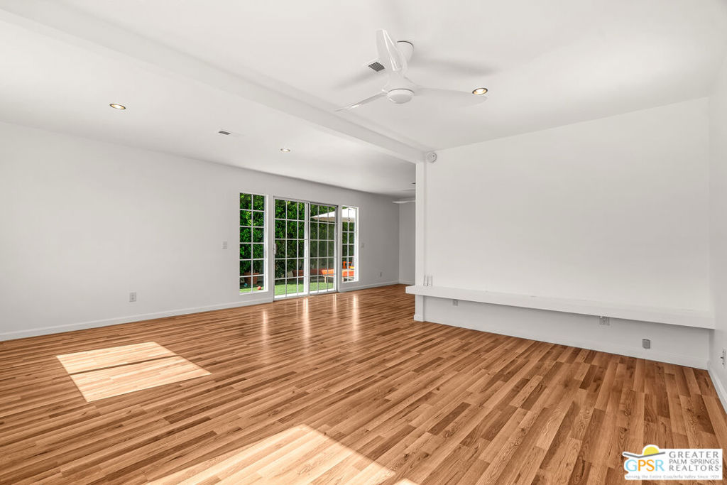 Palm Canyon Mobile Club - Manufactured In Park