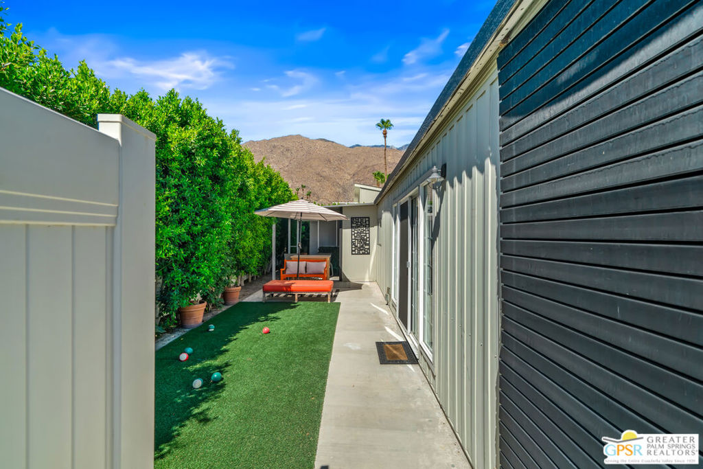 Palm Canyon Mobile Club - Manufactured In Park