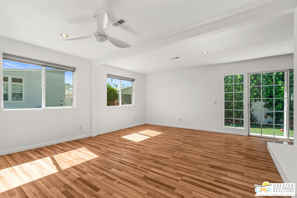 Palm Canyon Mobile Club - Manufactured In Park