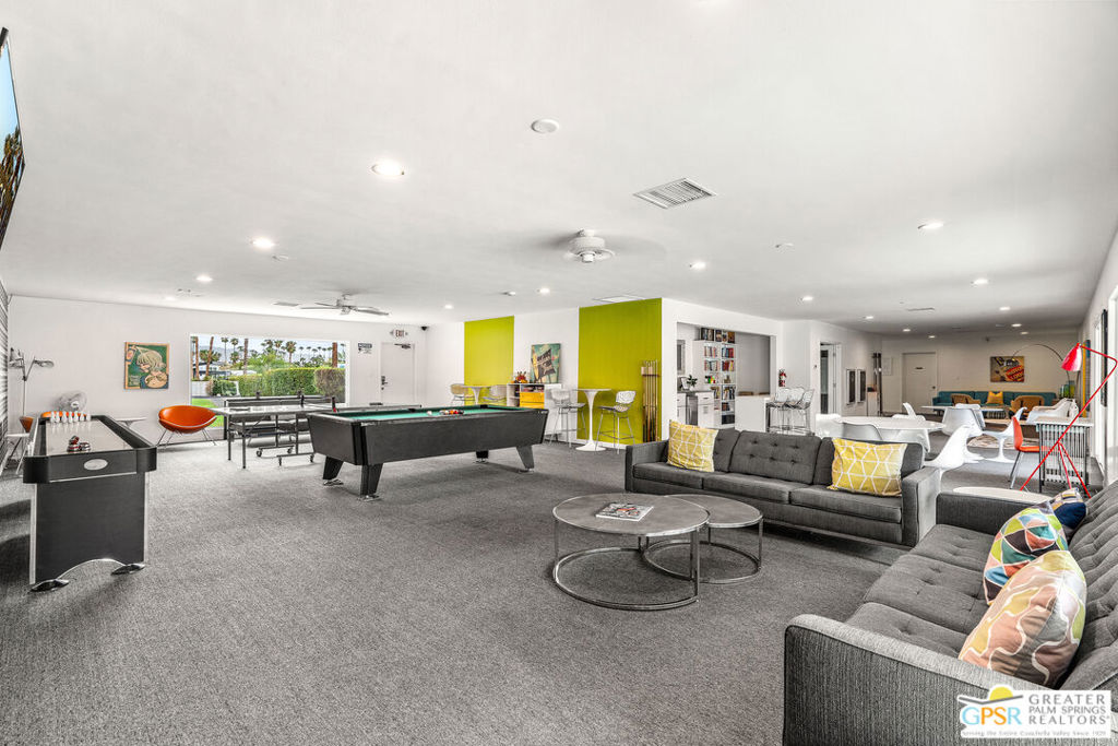 Palm Canyon Mobile Club - Manufactured In Park