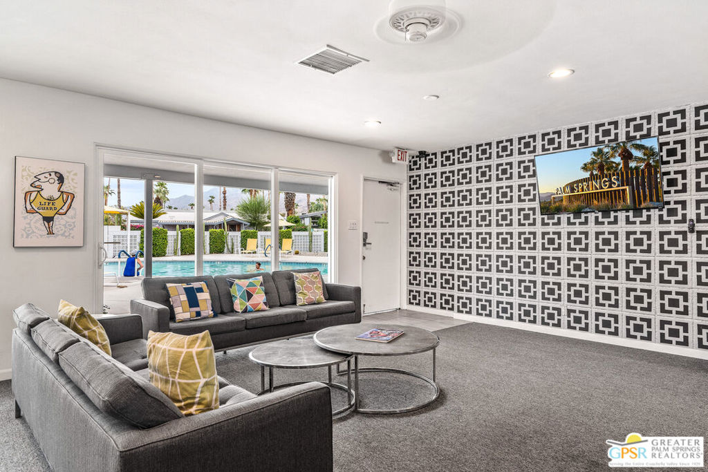 Palm Canyon Mobile Club - Manufactured In Park