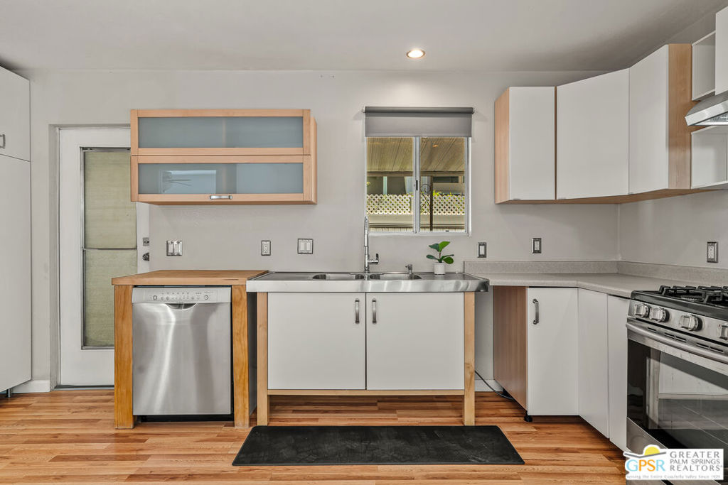 Palm Canyon Mobile Club - Manufactured In Park