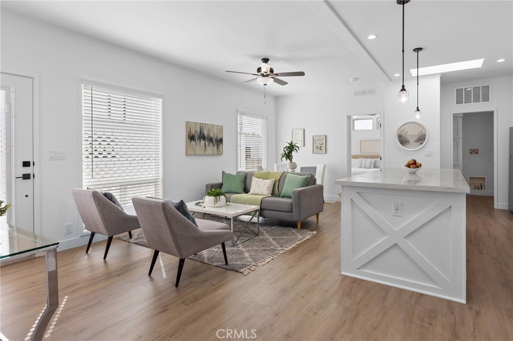 15621 Beach Boulevard 19