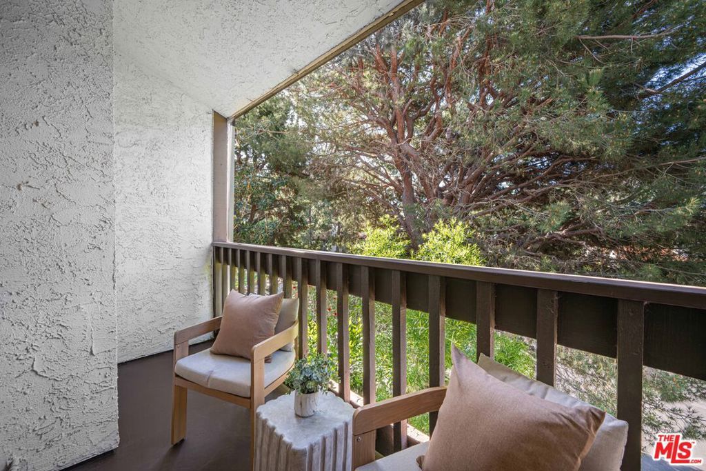 Photo of 17243 Palisades Circle, Pacific Palisades, CA 90272 (MLS # 26715109)