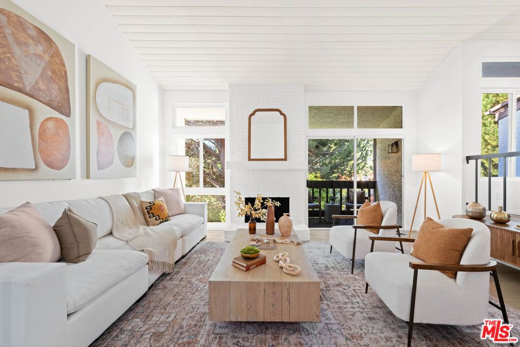 Photo of 17243 Palisades Circle, Pacific Palisades, CA 90272 (MLS # 26715109)