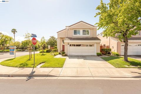 Photo of 2963 Sorrento Way Way, Union City, CA 94587 (MLS # 41132045)