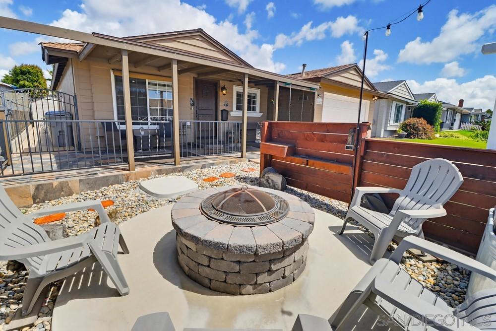 889 Blackwood Dr