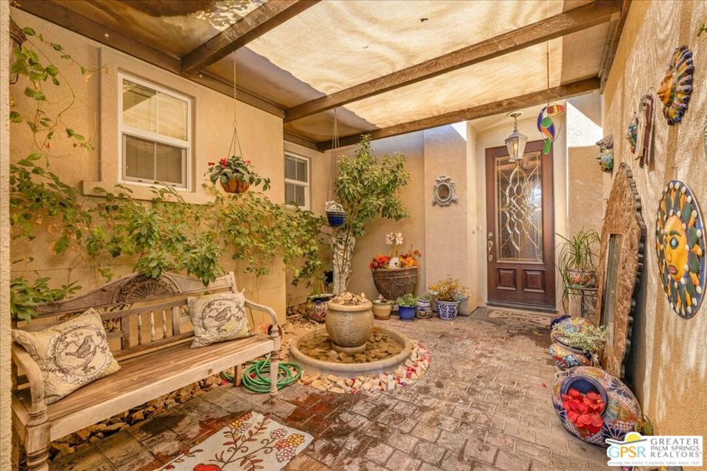 5 Lake Louise Court