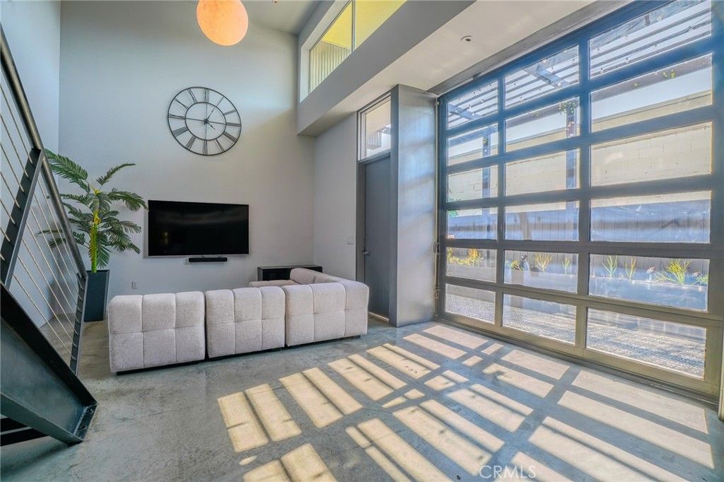 Photo of 1011 N Orange Grove Avenue #5, West Hollywood, CA 90046 (MLS # SR25177129)