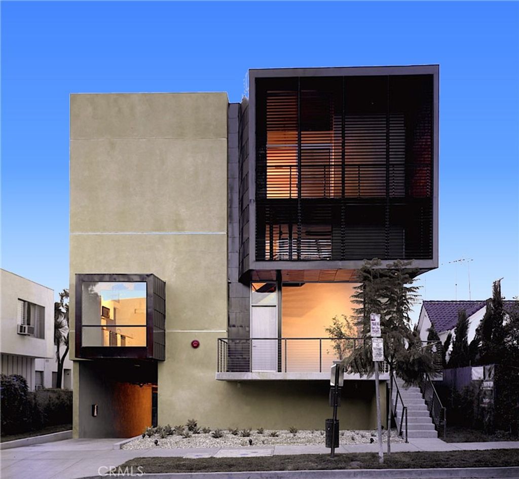 Photo of 1011 N Orange Grove Avenue #5, West Hollywood, CA 90046 (MLS # SR25177129)