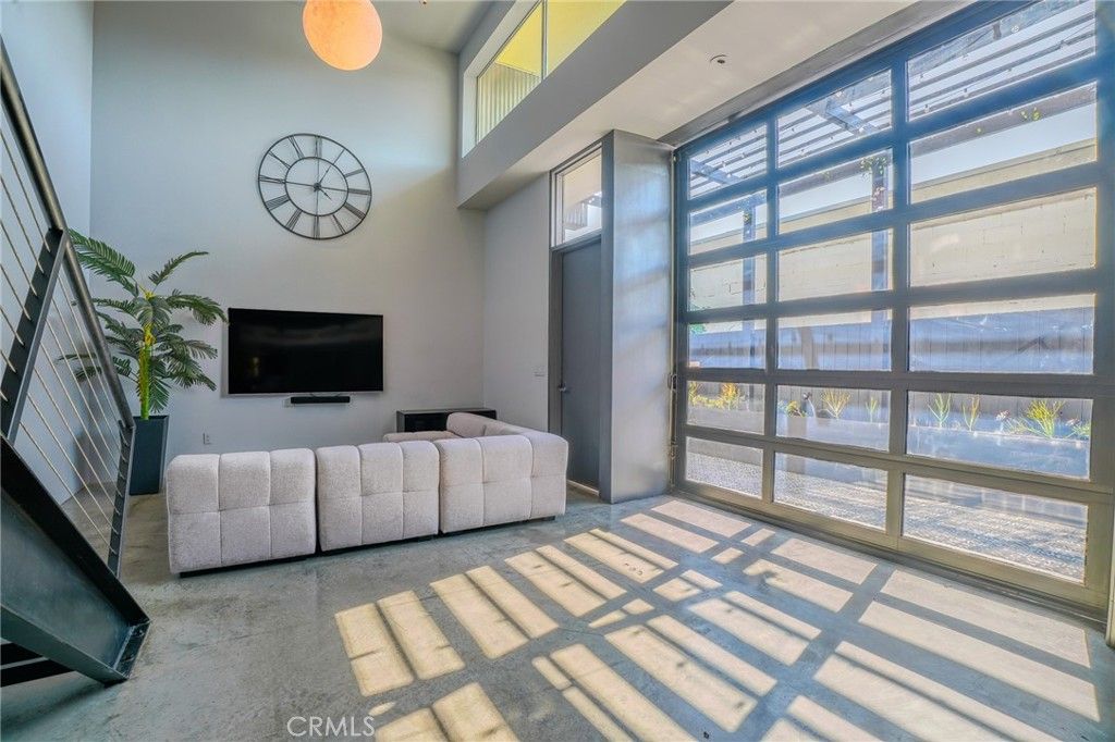 Photo of 1011 N Orange Grove Avenue #5, West Hollywood, CA 90046 (MLS # SR25177129)