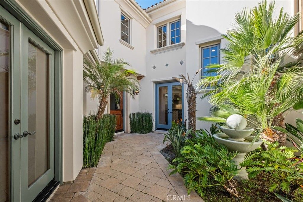 Photo of 5 Castillo Del Mar, Dana Point, CA 92624 (MLS # OC26004645)