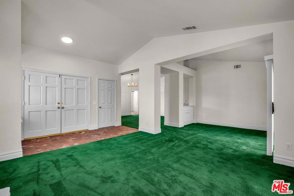 455 Kennerick Lane