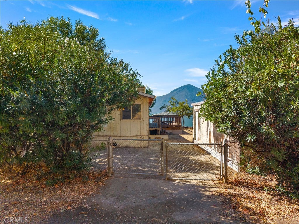 11411 Lakeshore Drive