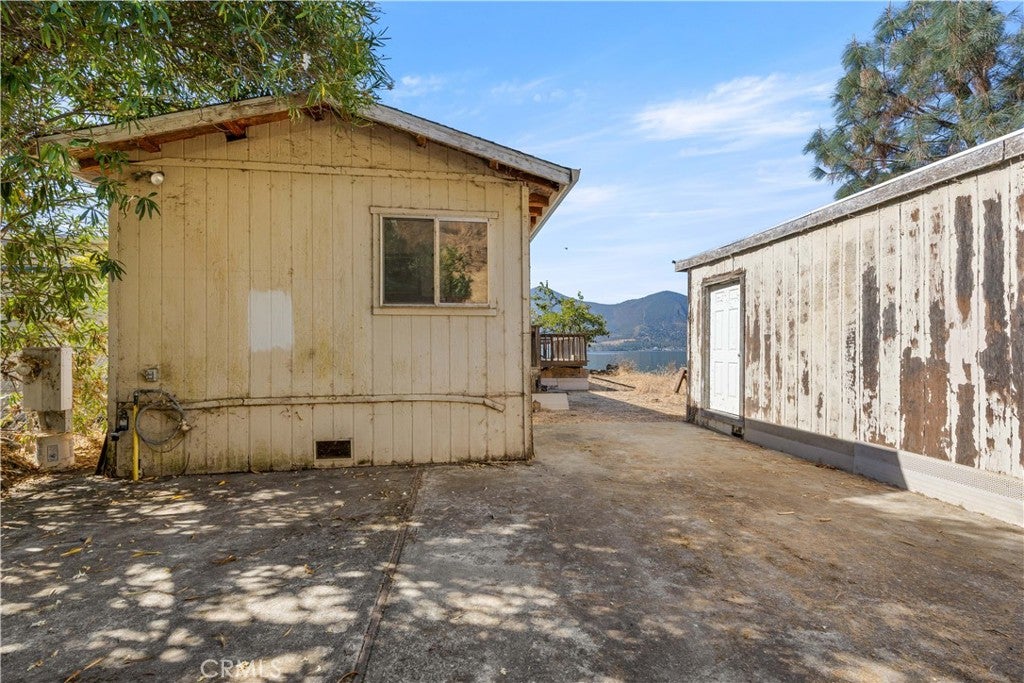 11411 Lakeshore Drive