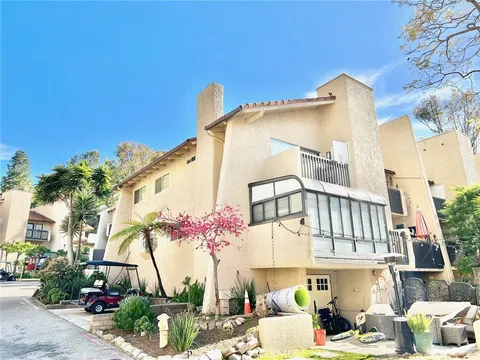 82 Avalon Terrace Road, Avalon, CA 90704 - MLS#: SB25087376