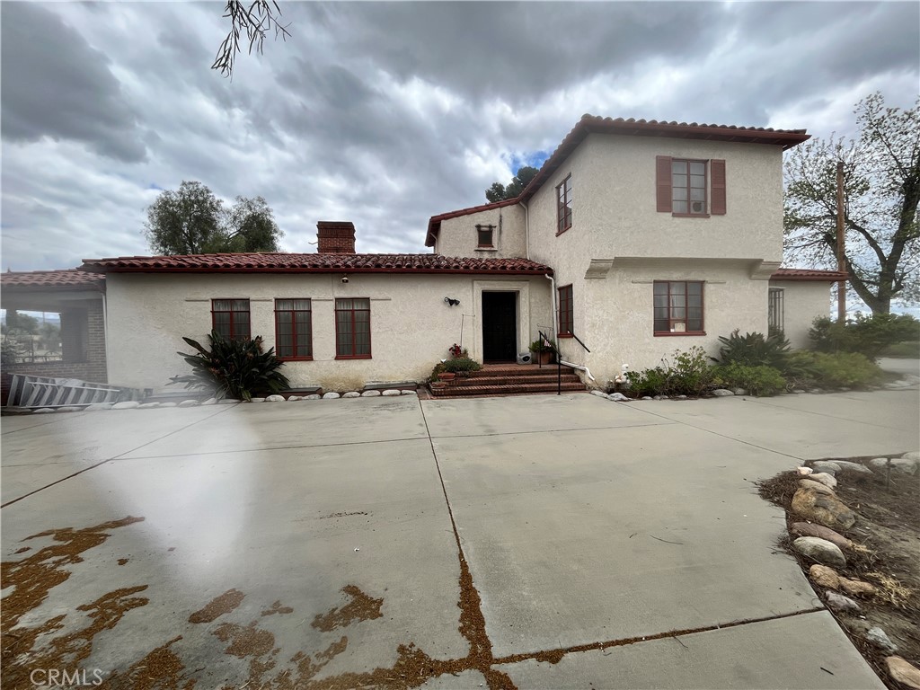 41699 Acacia Avenue