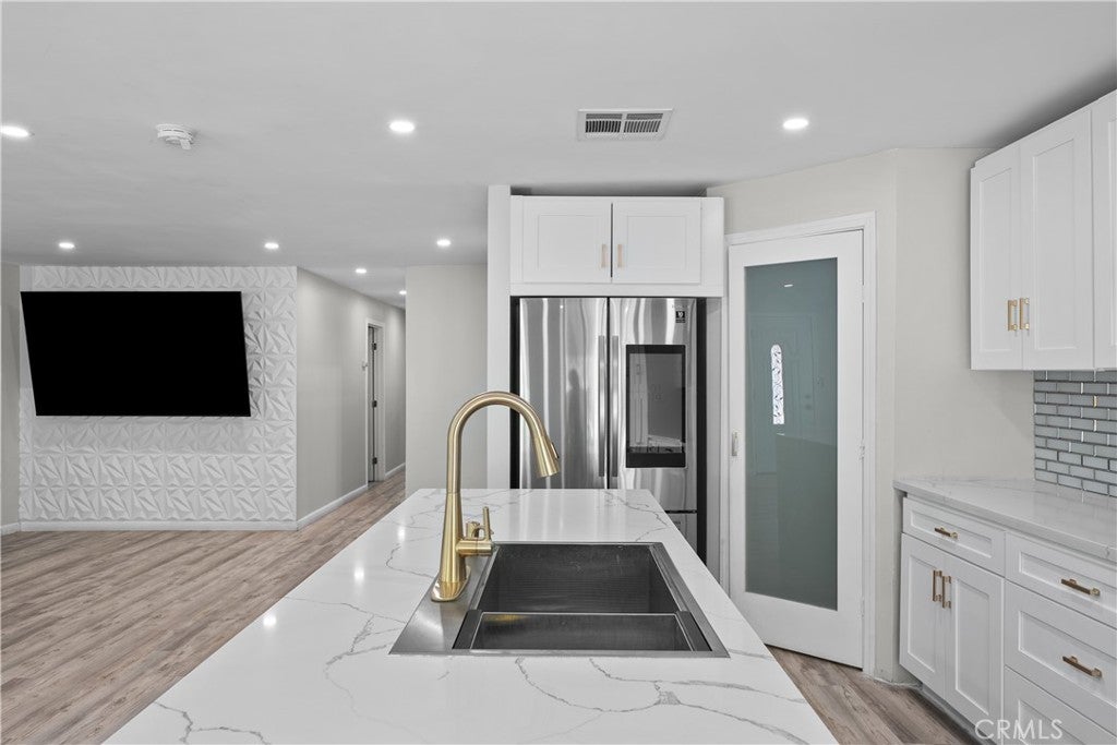 23777 Mulholland 9