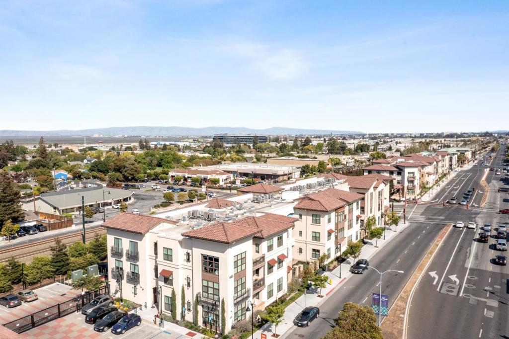 380 El Camino Real