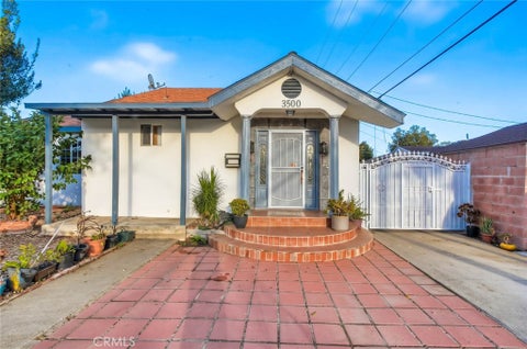Photo of 3500 Easy Avenue, Long Beach, CA 90810 (MLS # PW26216197)