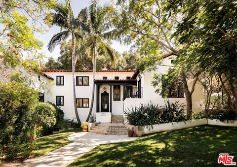 Photo of 5500 Red Oak Drive, Los Angeles, CA 90068 (MLS # 25574031)