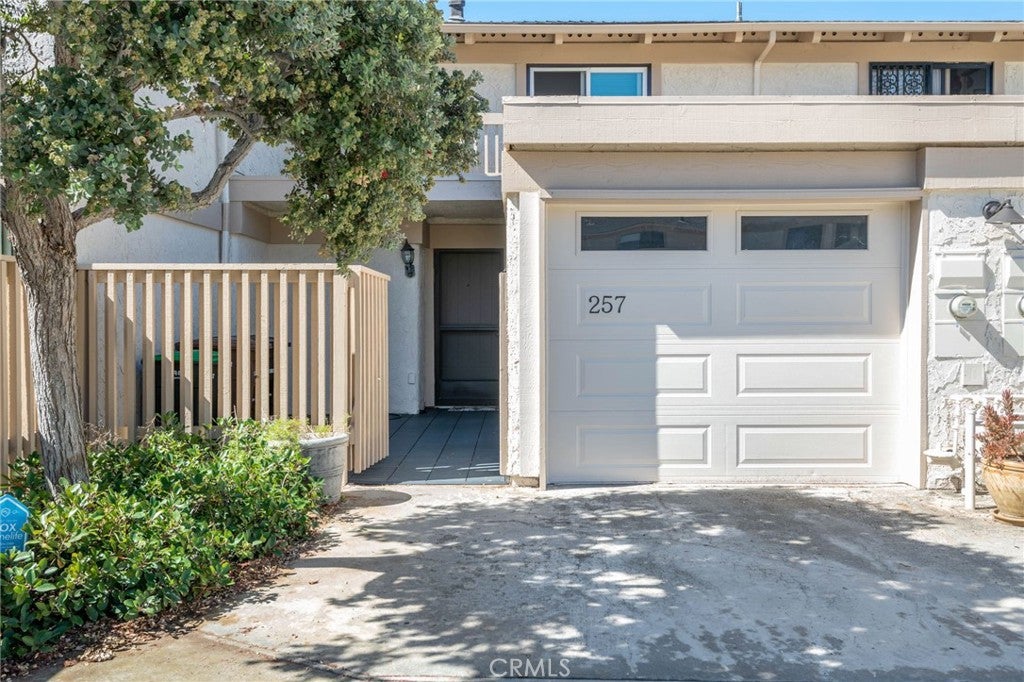 257 Avenida Adobe
