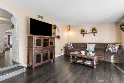 Tiny photo for 1817 N Hollywood Way, Burbank, CA 91505 (MLS # SR26050173)