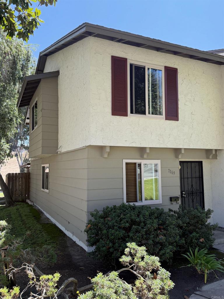 Spacious 3-Bedroom End-Unit Townhome in Lemon Grove! Welcome to your new home in a quiet, well-maintained complex in Lemon Grove. This beautiful and private 3-bedroom townhome is an end-unit, offering extra privacy with only one shared wall! Features include Open-concept kitchen with new stainless steel refrigerator, tiled floors, and ample cabinet space Convenient half bath downstairs and a large storage closet under the stairs Private patio with a utility closet and washer/dryer hookups Two reserved parking spaces located directly behind the unit Community pool for relaxing and enjoying sunny days Water and trash included in rent This is a rare opportunity to enjoy comfort, convenience, and space in a prime Lemon Grove location. Don't miss out—schedule a viewing today!