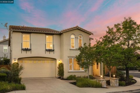 Photo of 157 Nanterre Street St, Danville, CA 94506 (MLS # 41130455)