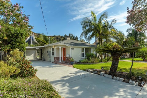 Photo of 2142 E Chevy Chase DR, Glendale, CA 91206 (MLS # BB26189192)