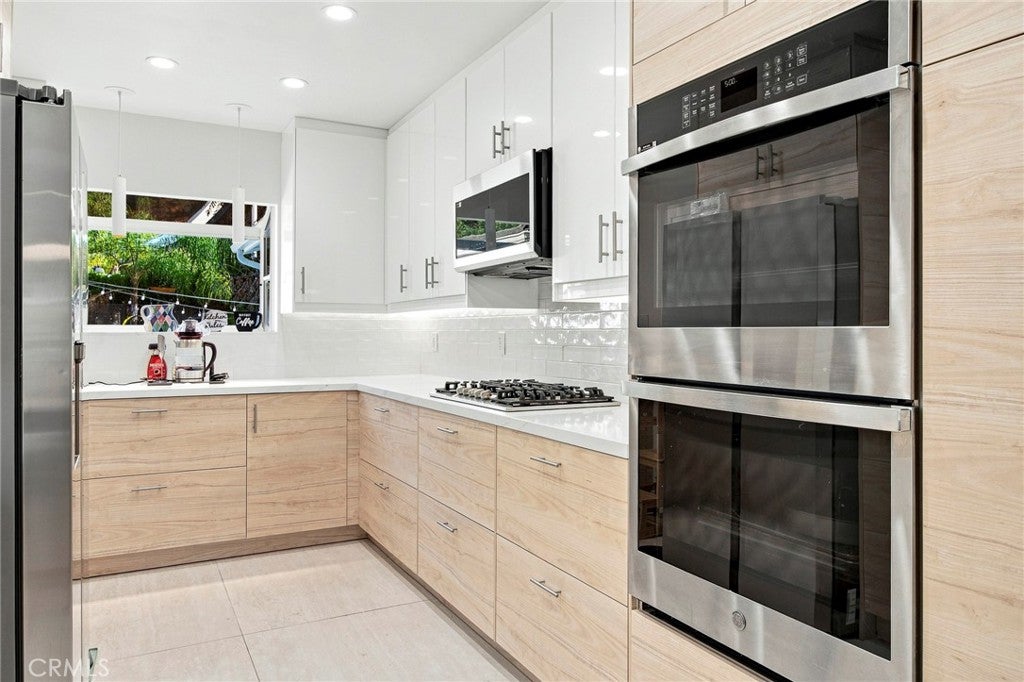 2142 E Chevy Chase DR, Glendale CA 91206