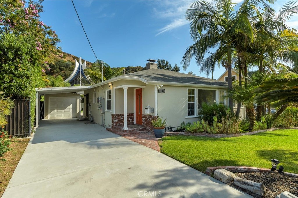 2142 E Chevy Chase