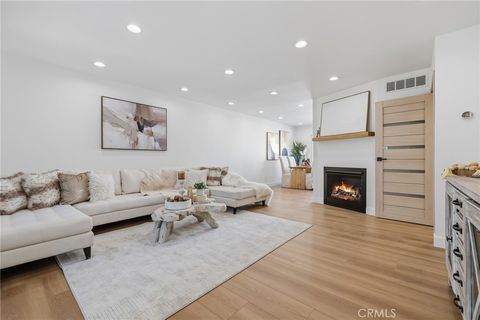 9502 Via Salerno Burbank CA 91504