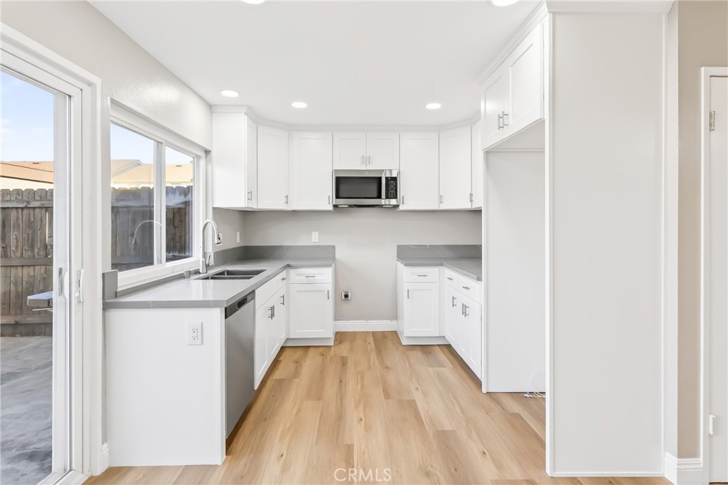 241 W Alton Avenue B