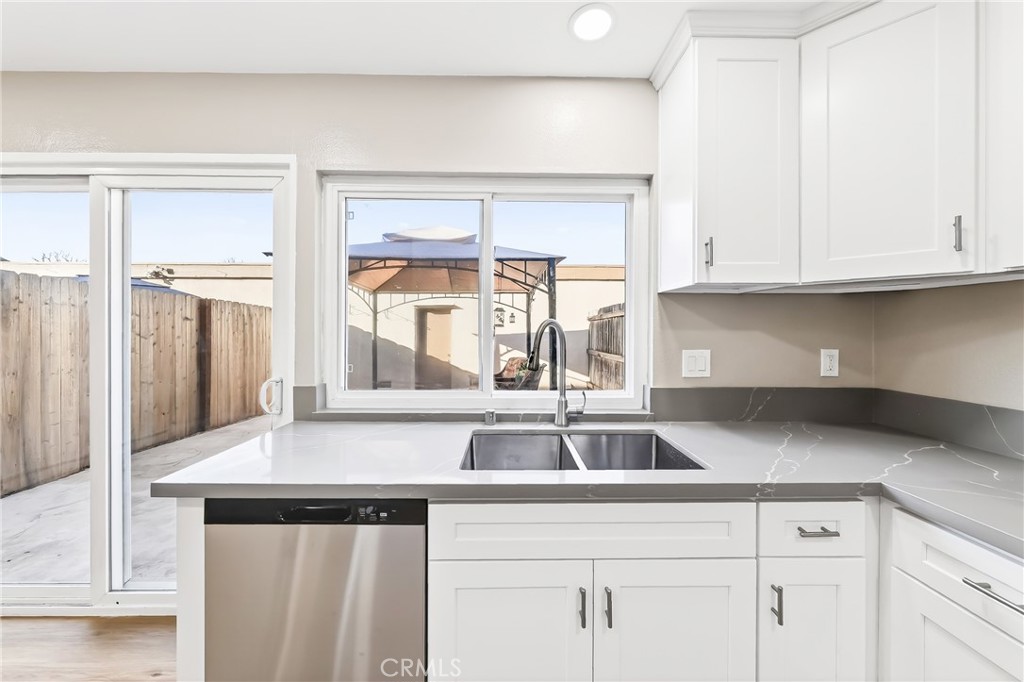 241 W Alton Avenue B