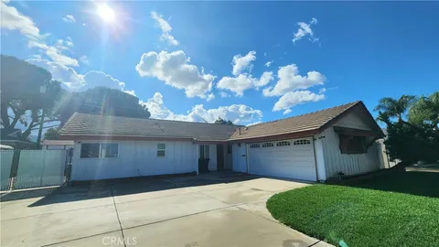 924 Lorna Street, Corona, CA 92882 - MLS#: OC25265173