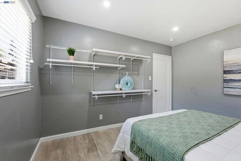 Tiny photo for 1839 Hill Ave Ave, Hayward, CA 94541 (MLS # 41137319)