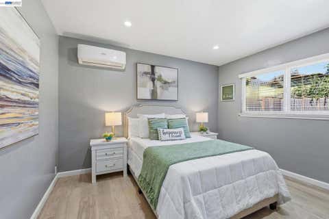 Tiny photo for 1839 Hill Ave Ave, Hayward, CA 94541 (MLS # 41137319)