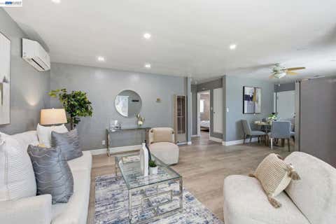 Tiny photo for 1839 Hill Ave Ave, Hayward, CA 94541 (MLS # 41137319)