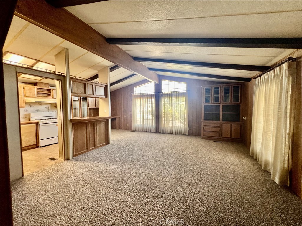 24600 Mountain Avenue 138