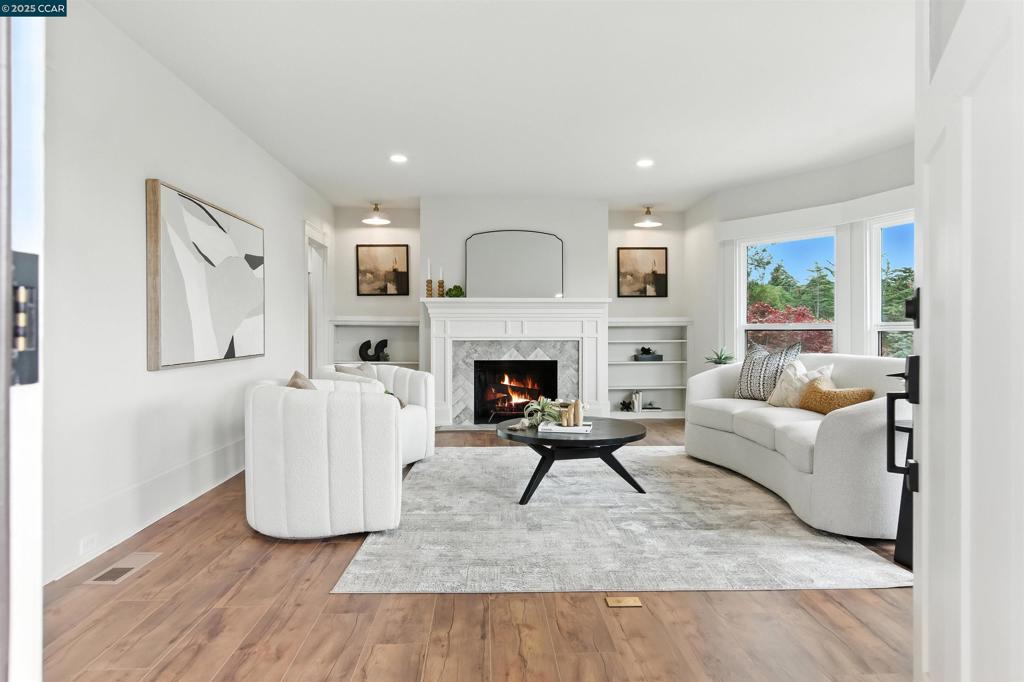 UPPER ROCKRIDGE - Residential