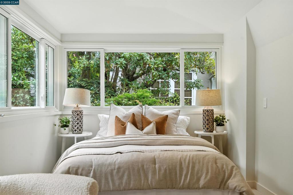 UPPER ROCKRIDGE - Residential