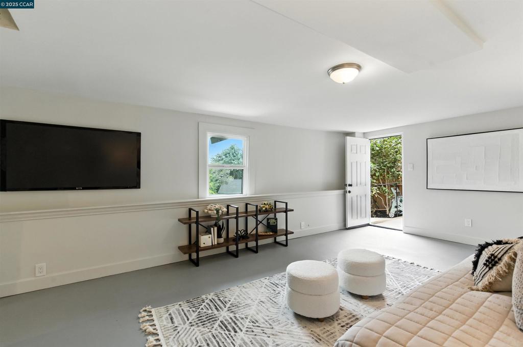 UPPER ROCKRIDGE - Residential