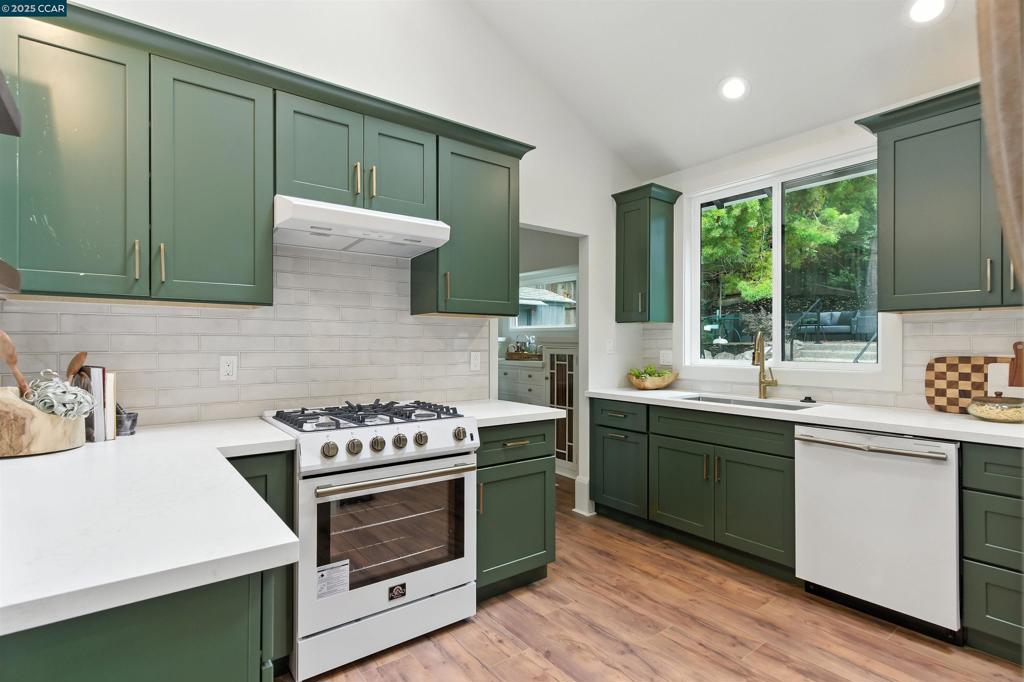 UPPER ROCKRIDGE - Residential